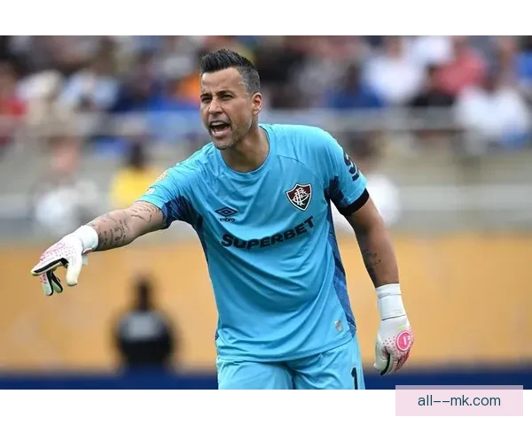 切尔西成功签约阿达拉比奥尤加强防线实力迎接新赛季挑战